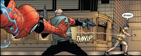 {Αφού σώζει ο Spider-Man τους απαχθέντες και έχει σχεδόν αιφνιδιάσει τον εγκληματία, στη θέα ενός παιδιού που σύντομα θα σκοτωθεί, αντιδρά σχεδόν ενστικτωδώς, αλλοιώνοντας την αποτελεσματικότητα του ψυχρά υπολογισμένου σχεδίου του}